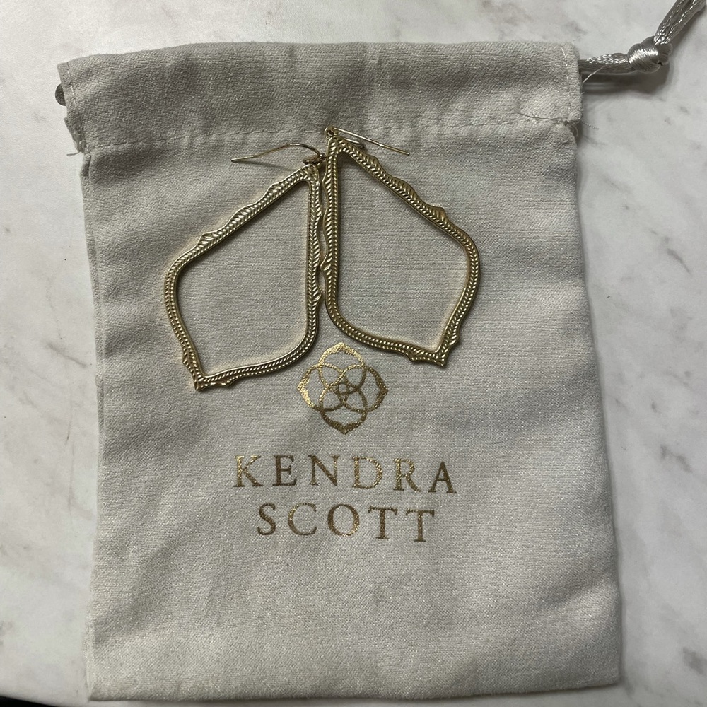 Kendra Scott ear rings
